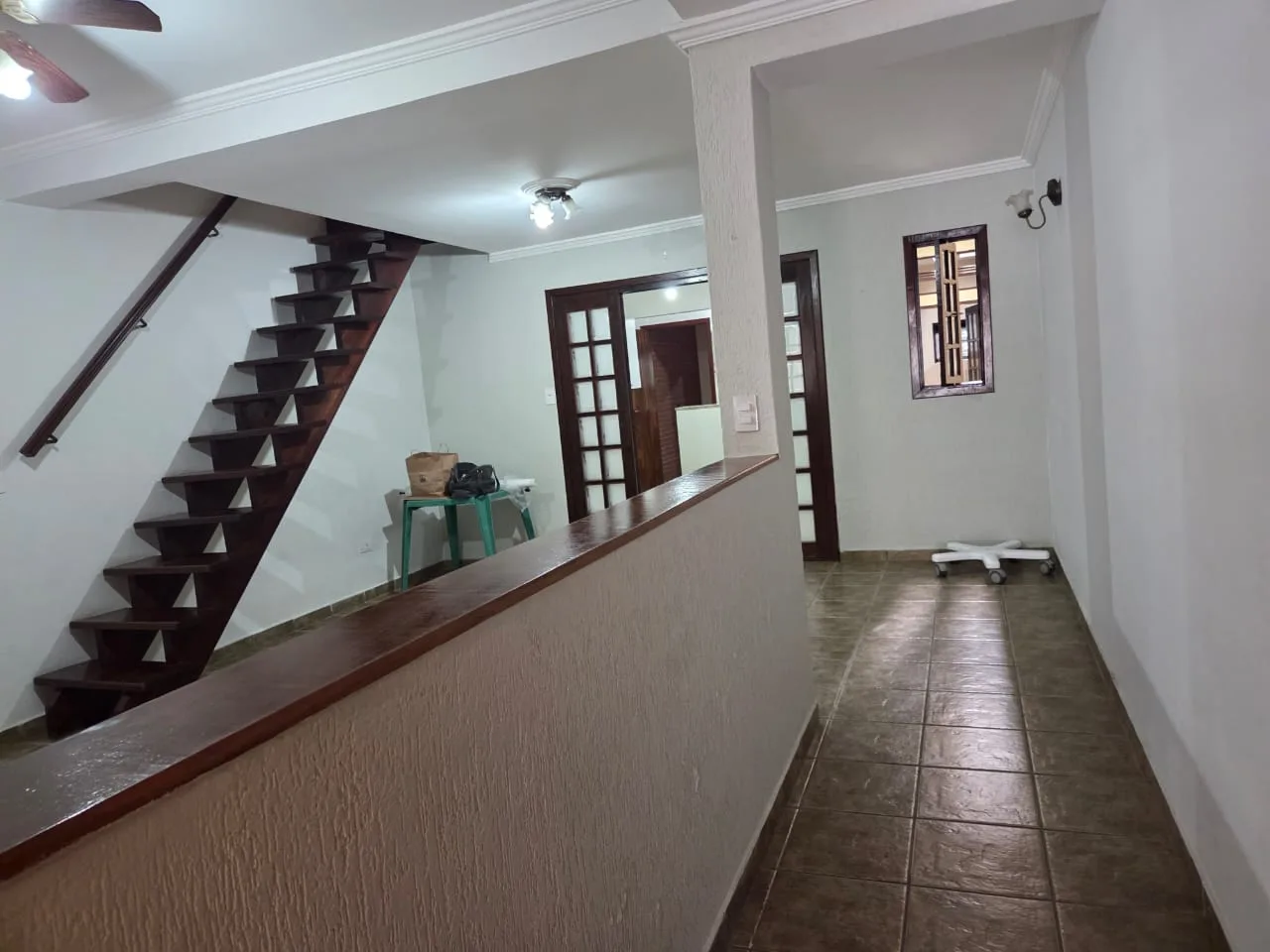 Casa tipo sobrado com 3 quartos, 1 suíte com 195 metros quadrados - foto 6